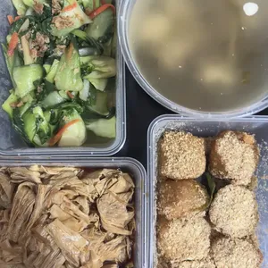 Jessie Catering Tingkat Meal - 3 dishes + 1 soup/ 4 dishes (10 days)