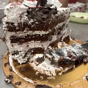 Mother's Day Blackforest Cake - 7inch, 18cm (700g)