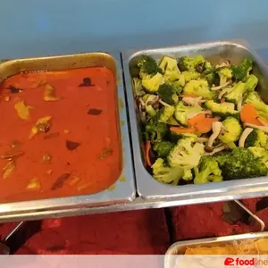 Signature Curry Chicken