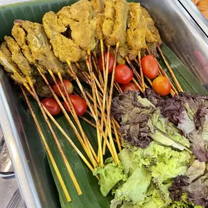 Chicken Satay w Peanut Sauce