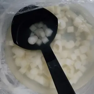 Chilled Almond Jelly w/ Longan 杏仁龙眼豆腐(冷)