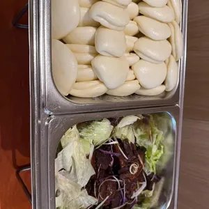 Yeh’s Homemade Buns With Braised Pork Belly 夜招牌扣肉包