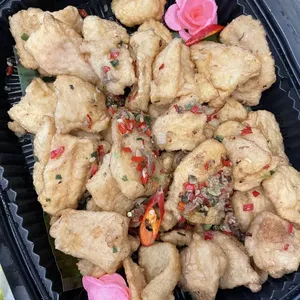 Salt and Pepper Fish with Mentaiko Sauce   (椒盐鱼配明太子酱)