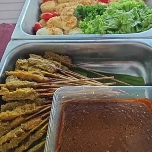 Chicken Satay w Peanut Sauce