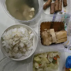 Lunch/Dinner Tingkat (5 Days, 3 Dishes + Soup OR 4 Dishes)