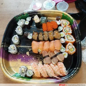 Japanese Classic Sushi and Maki Platter (55pcs)