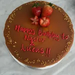 Sea-salt Caramel Cake (Size: 1kg)