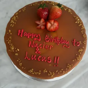 Sea-salt Caramel Cake (Size: 1kg)