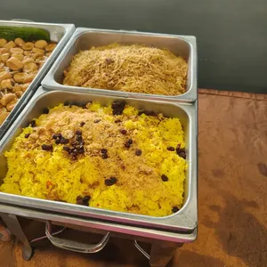 Thai Pineapple Rice 50% & Sin Chow Bee Hoon 50%