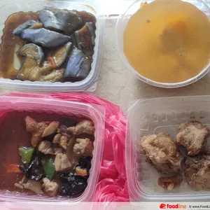 Lunch Tingkat (20 Day, 3 Dishes + Soup OR 4 Dishes)