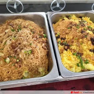 Thai Pineapple Rice 50% & Sin Chow Bee Hoon 50%
