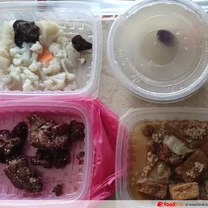 Lunch Tingkat (20 Day, 3 Dishes + Soup OR 4 Dishes)