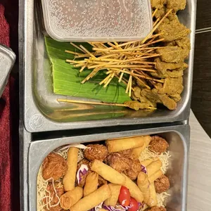 Chicken Satay w Peanut Sauce