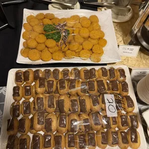 Mini Chocolate Eclair