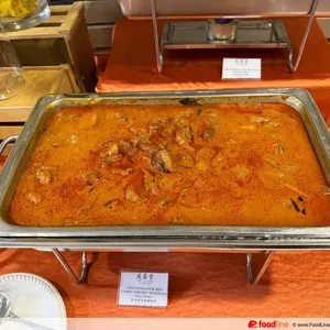 Signature red curry chicken with baby potatoes 招牌咖喱鸡