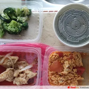 Lunch Tingkat (20 Day, 3 Dishes + Soup OR 4 Dishes)