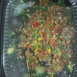 Braised Mushroom and Broccoli(V)<br> superior soy sauce, garlic, tricolour capsicum