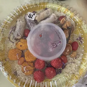 Fortune Platter (Golden Scallop, Braised Broccoli W Fortune Bag, Crispy Shrimp Prawn Ball, Vietnam Spring Roll & Baby Octopus) 金带子, 好运福袋烩西兰花, 鸿运荔枝虾球, 越南春卷, 小八爪鱼