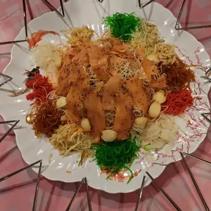 Abalone Yu Sheng 4 – 6 pax (worth $48)