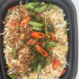 Chai Po Bee Tai Mak <br>sweet and salty preserved radish, rice pin noodles, stir fried egg