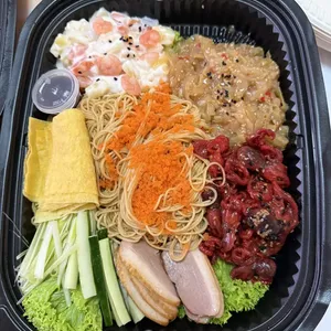 On & On Diners Prosperity Cold Platter<br>smoked duck crepe, truffle capellini, marinated octopus, cantonese prawn salad, marinated jellyfish