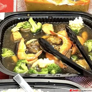 On & On Diners Prosperity Tofu Pot<br>homemade tofu, fish maw, pacific clam & seafood served in abalone gravy