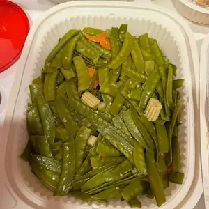 彩头满满雪豆胡萝卜<br>Lucky Fortune Stir-Fried Snow Peas & Carrots with Ginger (Vegan)