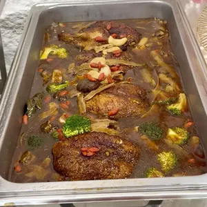 Braised Herbal Chicken with Sea Cucumber, Shittake, Wolfberry & Red Date 滋补花菇海参药膳鸡 (福寿双全)