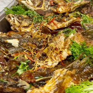 Whole Fried Barramundi with Aged Mandarin Peel, Superior Soy & Ginger 陈⽪姜葱⾦鲈⻥ (吉庆有余)