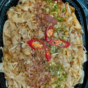Penang Chinese Sausage Fried Kway Teow 檳城臘腸炒粿條