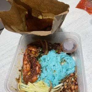 Lavender Signature Set - Nasi Lemak, Chicken Wing, Luncheon Meat, Fish Fillet, Sambal Prawn & Egg) (Add-ons: None) (Container: Take away charges)