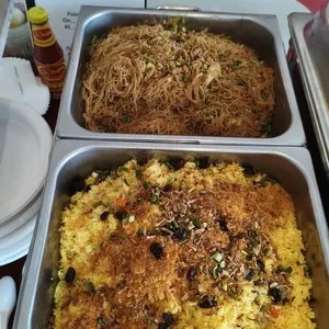Thai Pineapple Rice 50% & Sin Chow Bee Hoon 50%