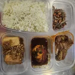 Nasi Lemak Bento Set

Pandan Coconut Rice
Fried Chicken Wing
Sambal Hard Boiled Egg
Peanut & Ikan Bilis
Fried Beancurd “Tauhu Goreng”
