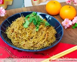 香菇韭菜港式蛋炒面 Wok Fried Hong Kong Egg Noodle with Mushroom and Yellow Chives | Customer Photo | Delizio Catering Pte Ltd