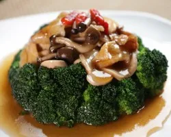 Stir-fry Mix Mushroom and Broccoli 炒菇西兰 | Customer Photo | New Fut Kai Vegetarian