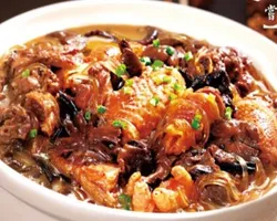 Chicken Stewed with Mushrooms ⼩鸡炖蘑菇 | Customer Photo | Yi Pin Ju Chinese Restaurant 一品居中餐厅